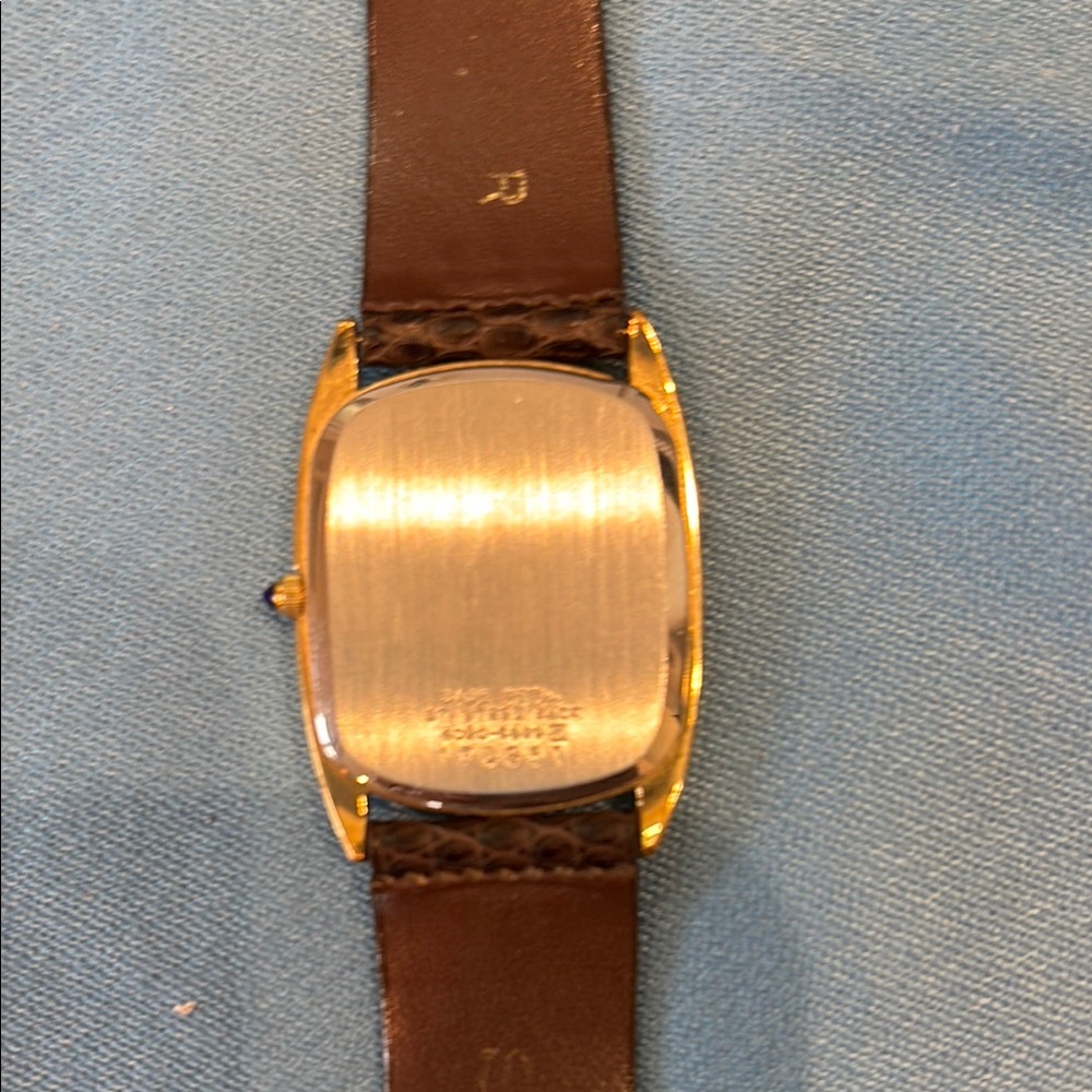Seiko Gold Watch with Brown Leather Strap - Picture 3 of 8